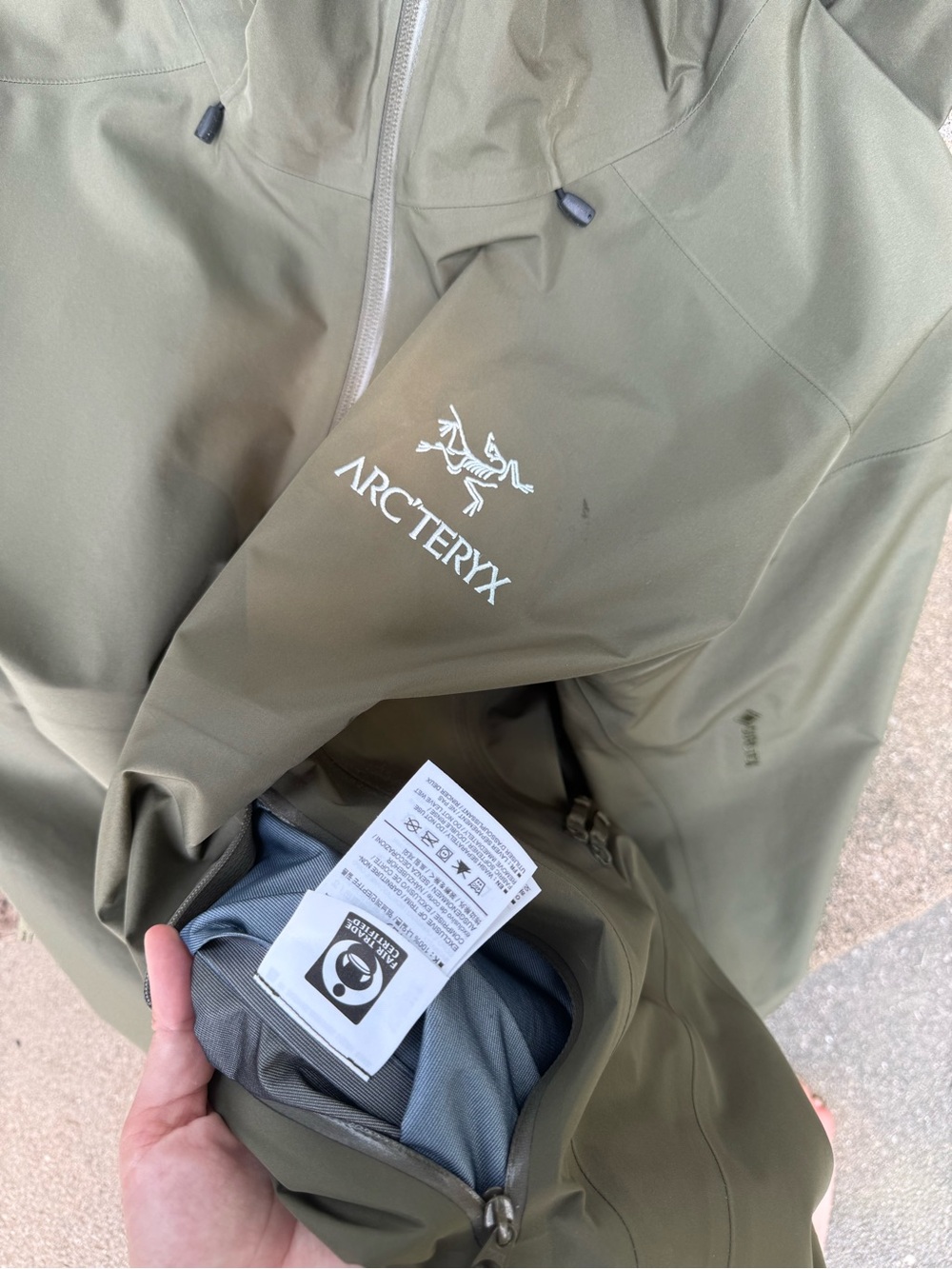 Arc'teryx Men's Olive Jacket with Hood - Picture 6 of 6